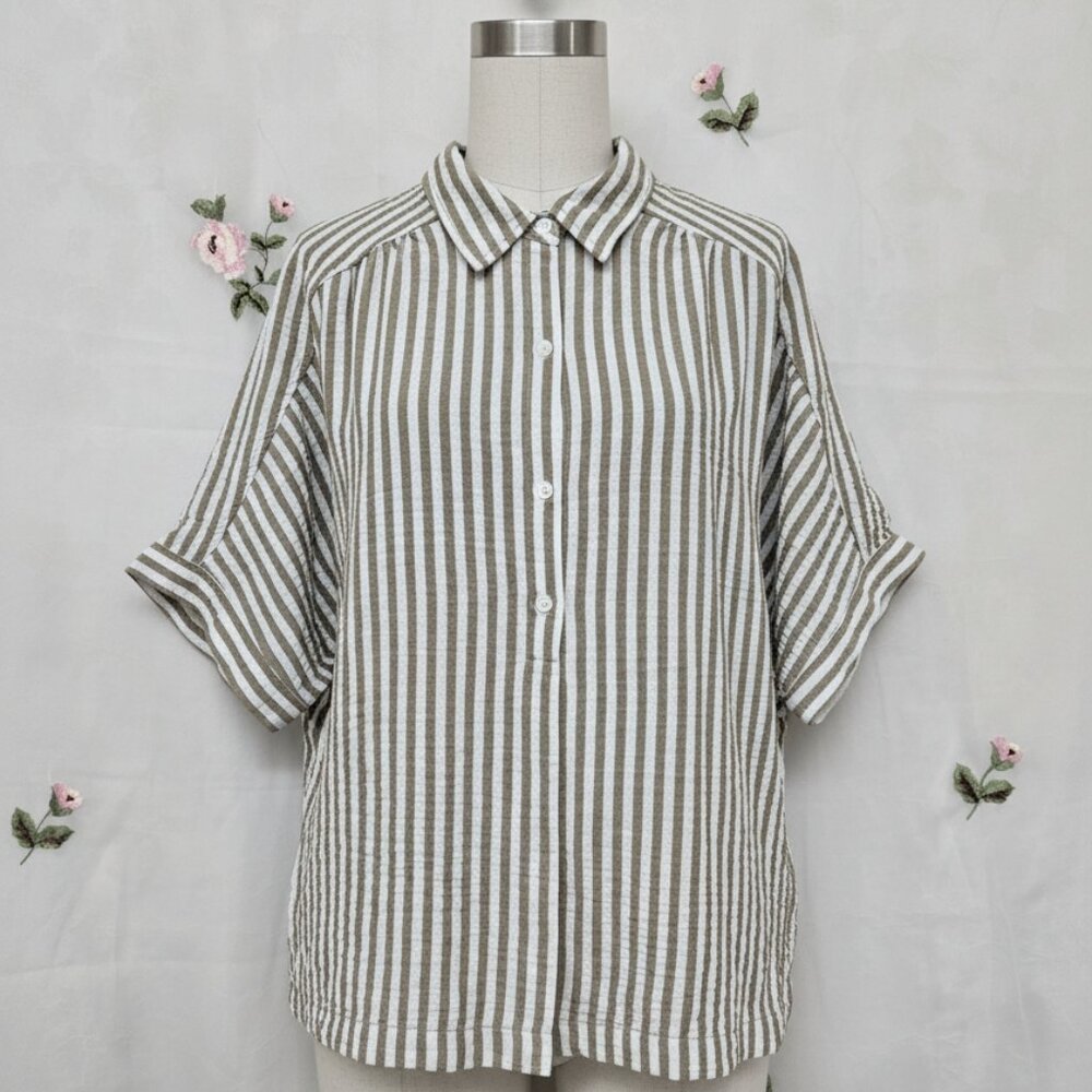 Max Studio* White & Beige vertical Stripes * Short sleeve* Size: 2X